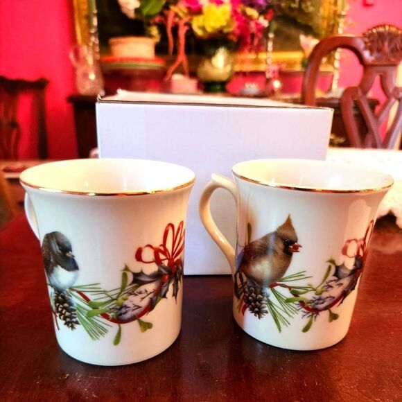 NWT Lenox Set Of Two "Winter Birds"  Porcelain Mugs w/24K Gold Trim Ret. $156 - Picture 1 of 11
